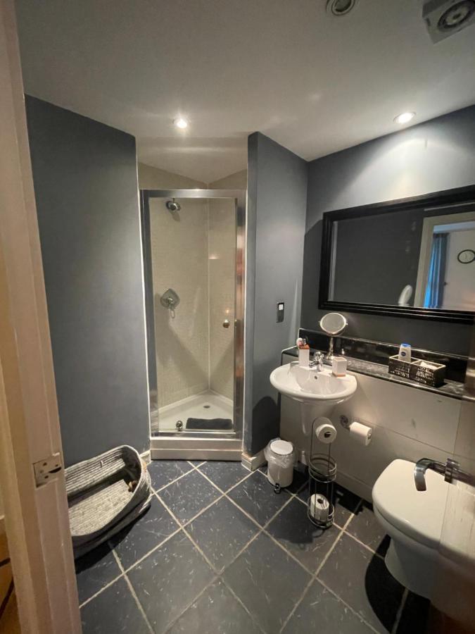 Large Boutique Harbourside Apartment - Football Table (Adults Only) Bristol Bagian luar foto